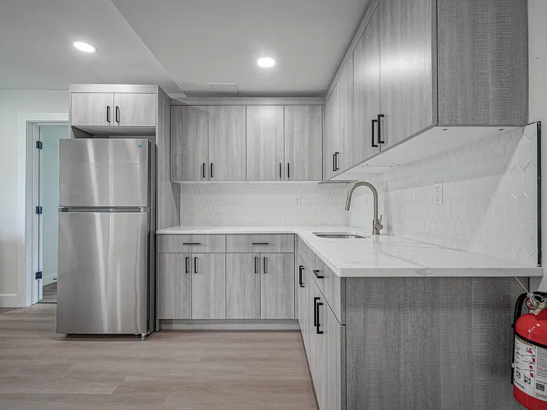 21 & 23 Harding Ave #21 — Photo 9