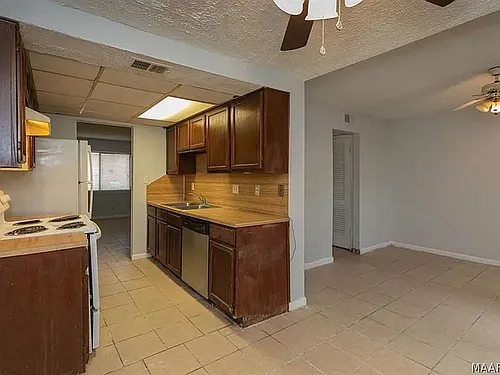548 Winston Dr Photo 1