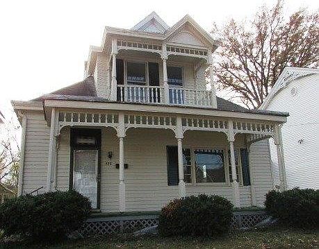 1st image of 438 Forest Ave