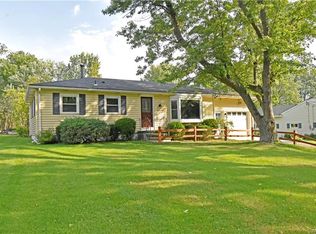 44 Manchester Rd, East Aurora, NY 14052