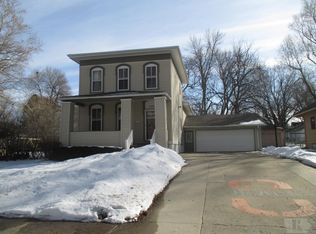 1120 8th St, Sheldon, IA 51201