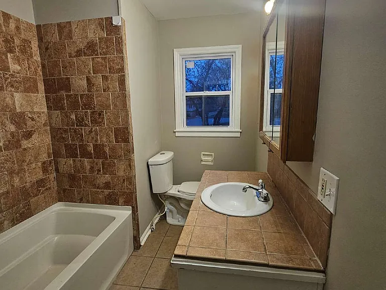 1512 SW Highway Ln — Photo 8