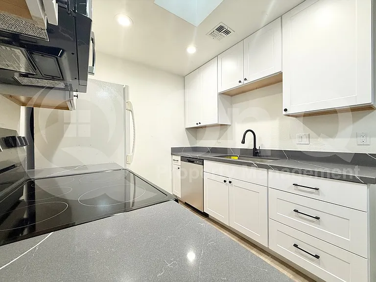 9015 W Elm St #7 — Photo 2