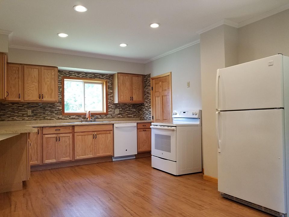 1st image of 23432 Elm Ave