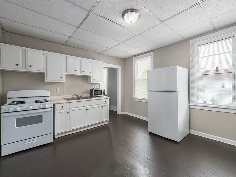 6729 Forman Ave #4 — Photo 4