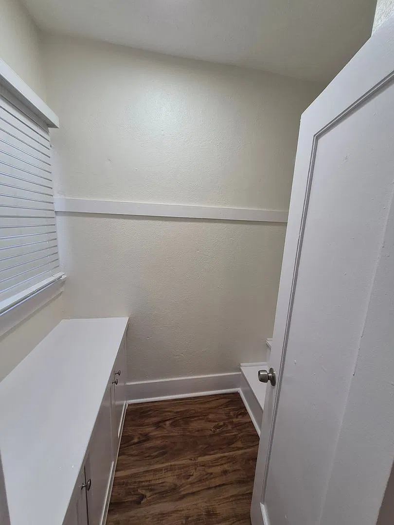 1661 Capital Properties — Photo 3