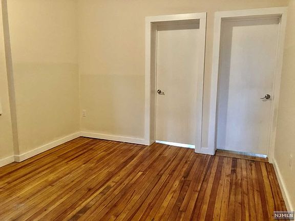 5th image of 28 Molter Pl APT 3