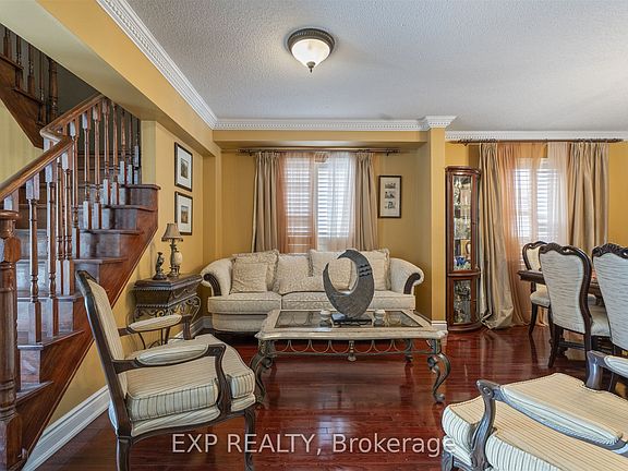 5th image of 76 Hiberton Cres