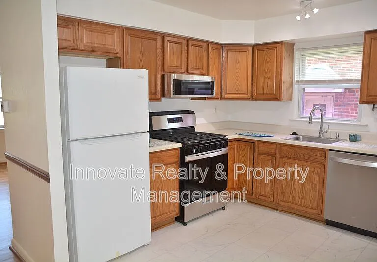 1714 Loney St #2 — Photo 2