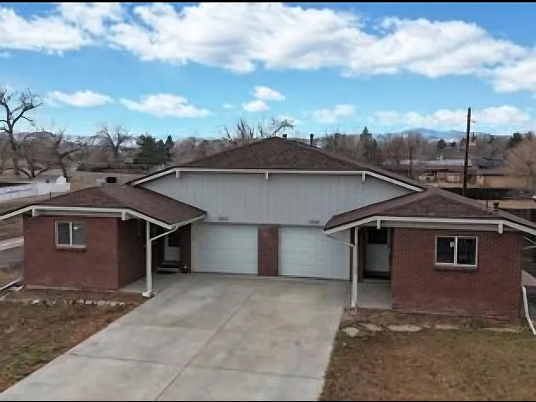 5839 Newcombe Ct — Photo 2