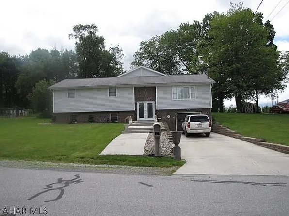 1010 Powell Ave, Cresson, PA 16630