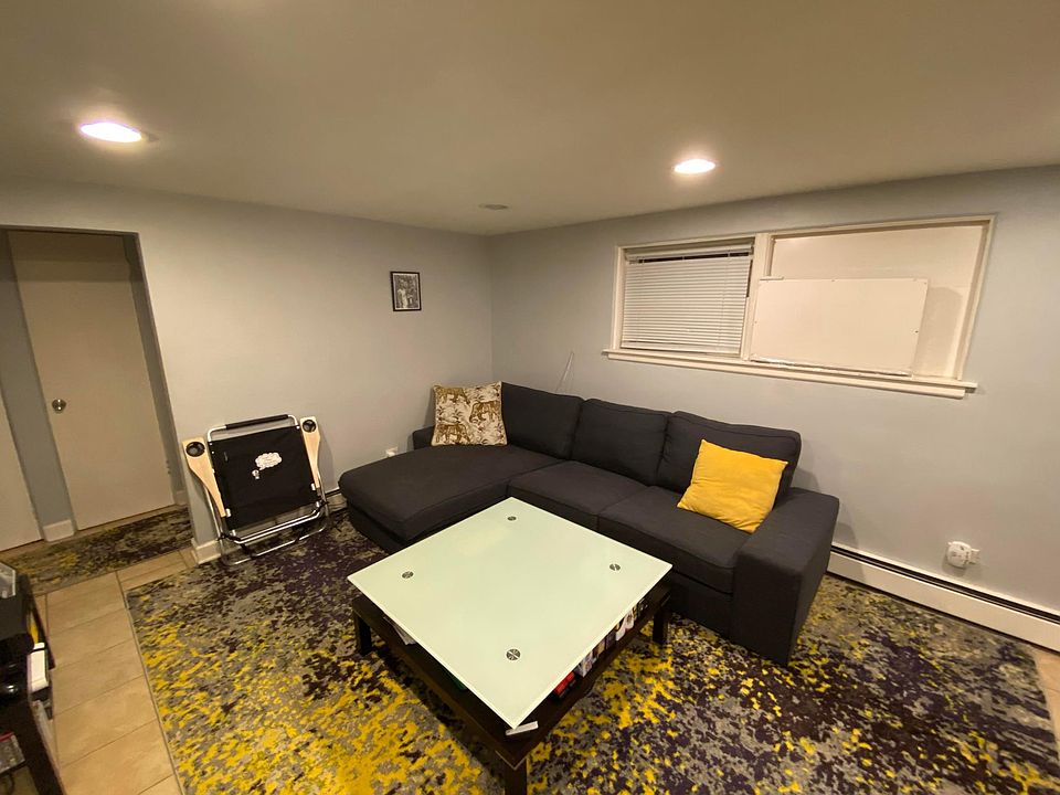 1st image of 3112 Calwagner Ave #Gw