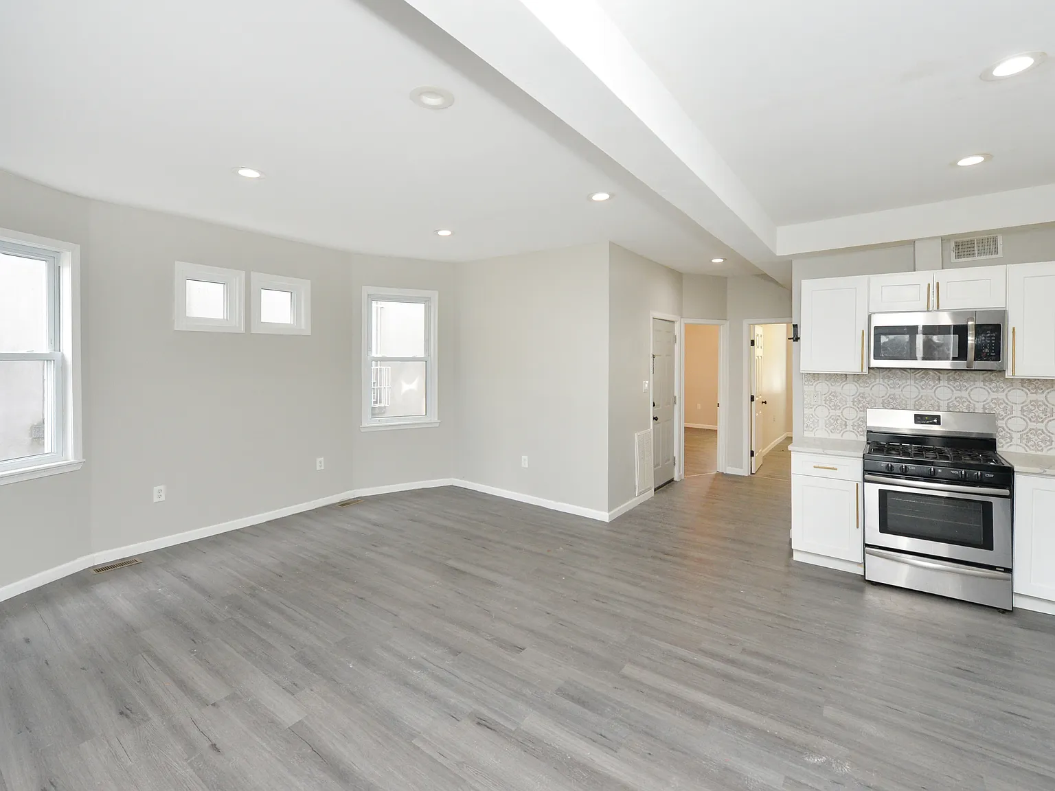 3 bed, $2,500 — Photo 3