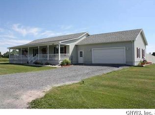 12372 Crescent Dr, Chaumont, NY 13622