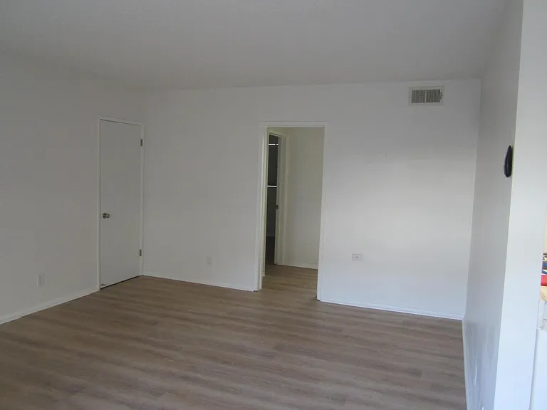 227 Oceano Ave #5 — Photo 15