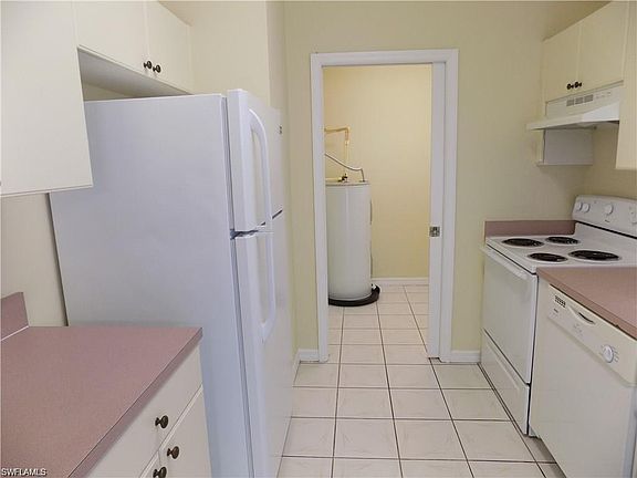 3rd image of 2908 Martin Ave