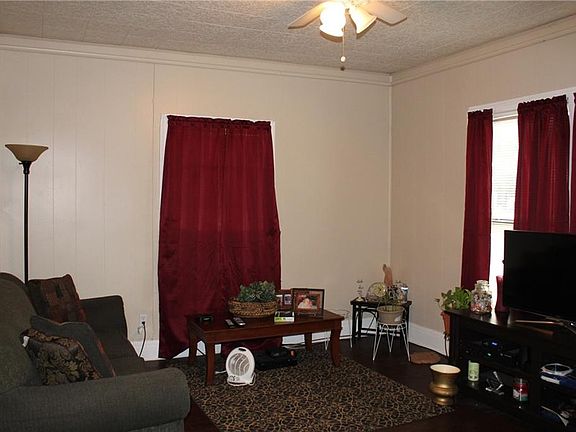 3rd image of 812 E Morningside Dr