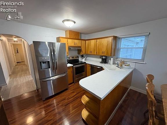 5th image of 108 Union St