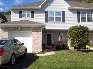 16 Lone Oak Way, Eatontown, NJ
