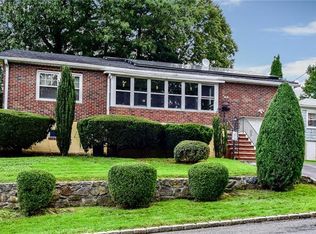 516 Mile Square Rd, Yonkers, NY 10701