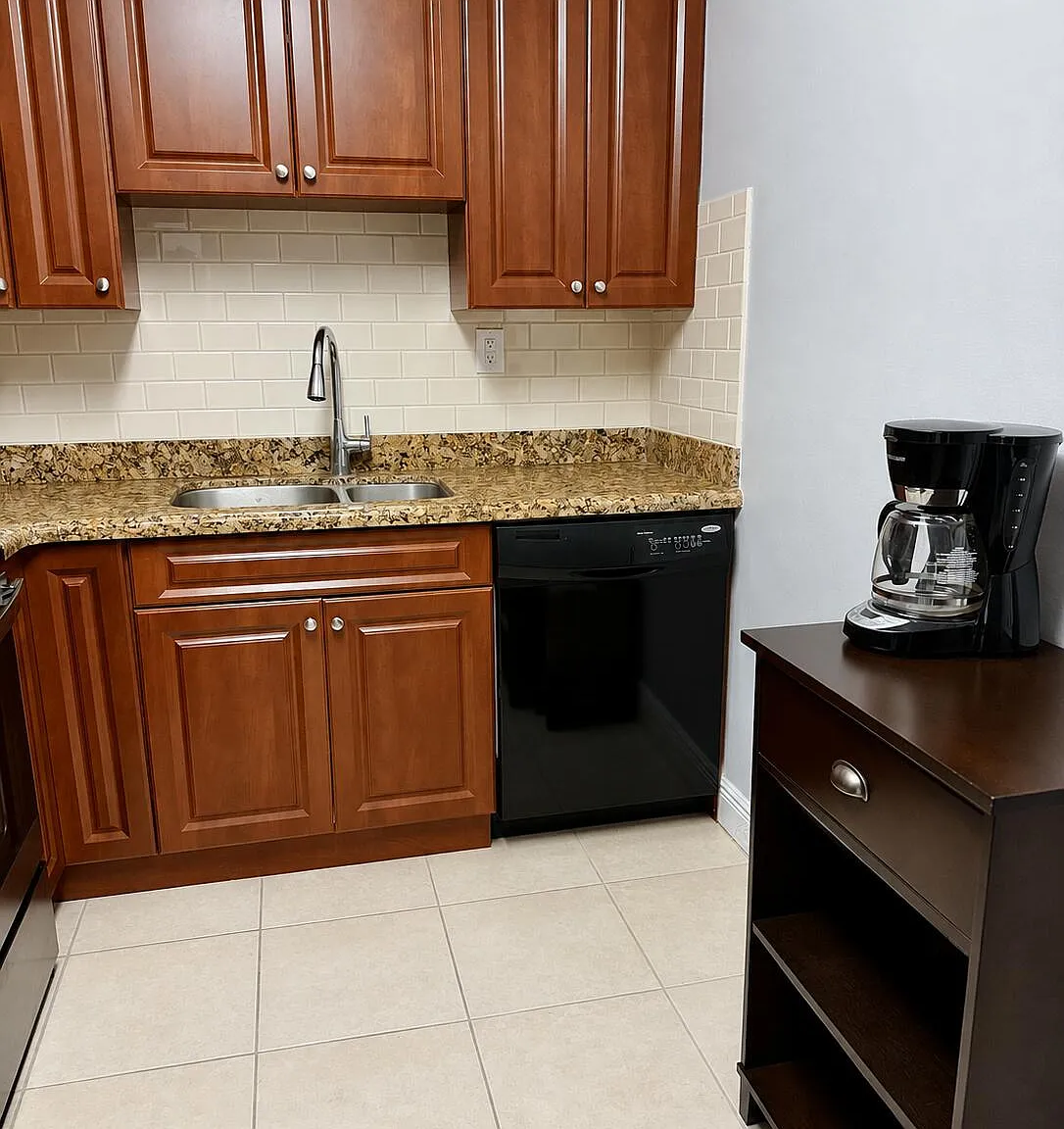 2 bed, 2.0 bath, 909 sqft, $2,200 — Photo 2