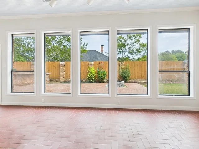 1178 Oval Dr — Photo 15