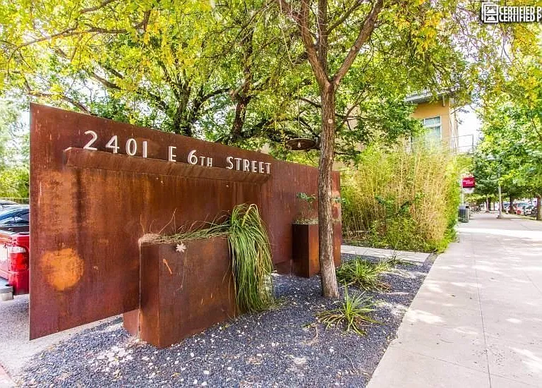 2401 E 6th St #6 — Photo 33