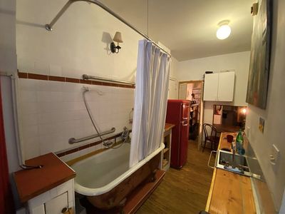 204 E 7th St #G2, New York, NY, 10009