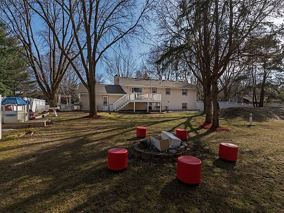 5th image of 2935 165th Ln NE