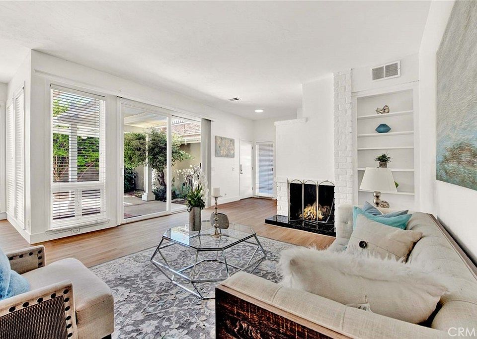 1st image of 8 Tanglewood Dr