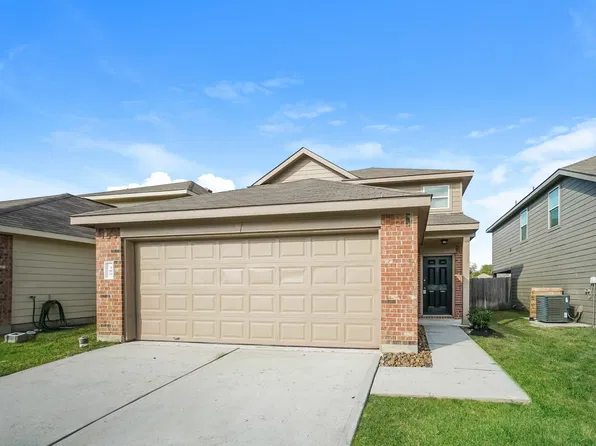 380 N Meadows Dr, Willis, TX 77378