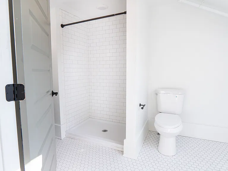 4402 Butler St #201 — Photo 8