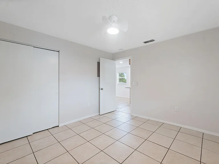 5431 Beach St #5431 — Photo 12