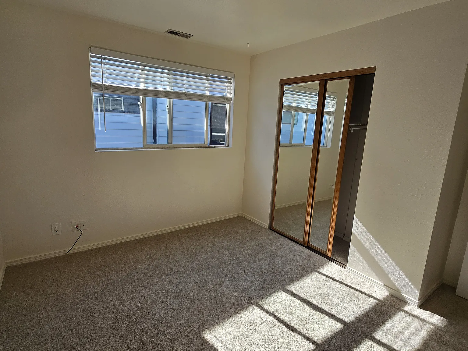 2 bed, 1200 sqft, $2,500 — Photo 4