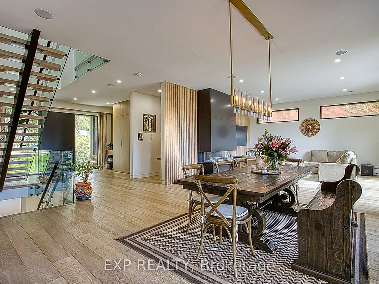 352 Main St W — Photo 15