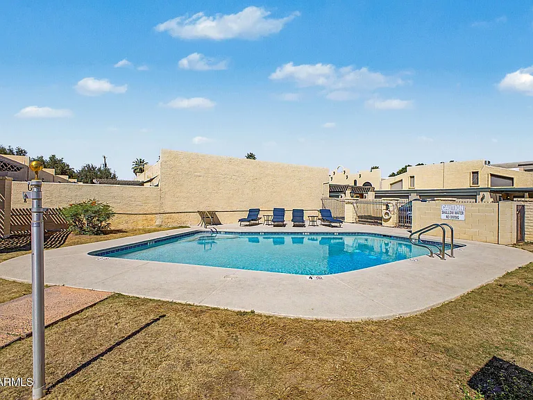 2225 E Catalina Dr — Photo 36