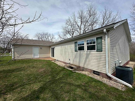 2nd image of W211N11454 Woodfield Ln