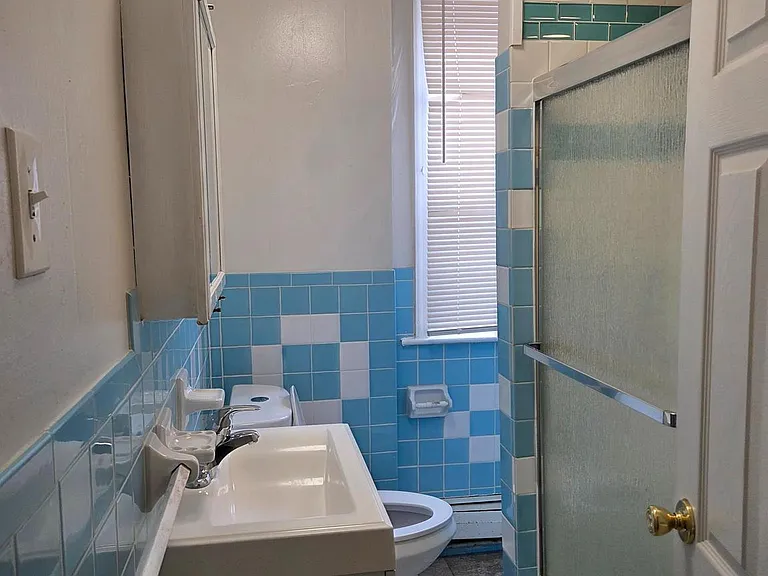 4013 Creston St — Photo 10