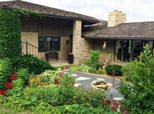 1301 Riverview Dr, Alma, WI 54610