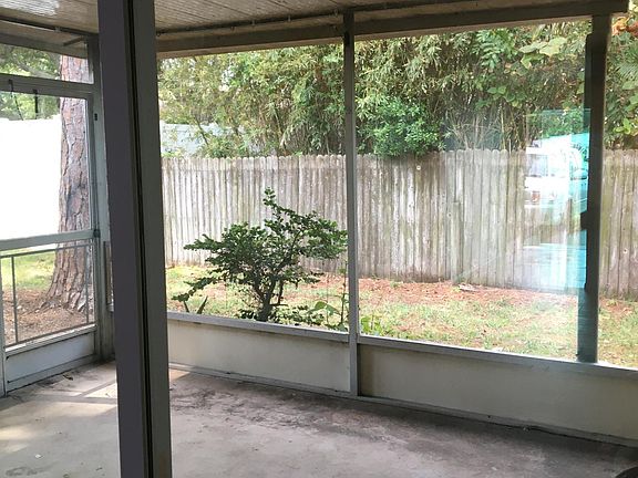 3rd image of 6074 Casti Ct