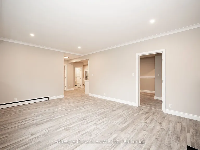 135 Ashbrook Ct #LOWER — Photo 4