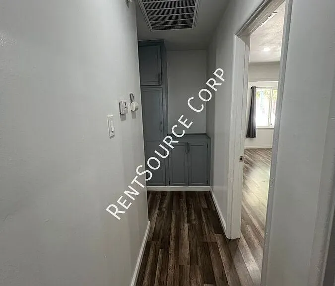 222 E Virginia Way — Photo 16