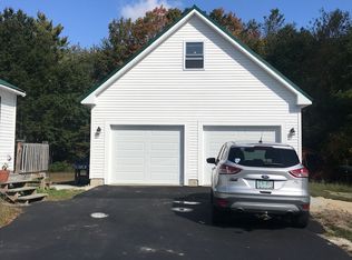 16 Rowes Corner Ln, Hooksett, NH 03106