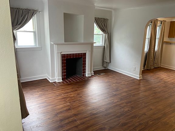 4th image of 211 Larchmont Rd