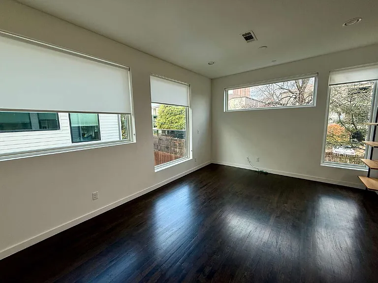 4211 Delano Pl #5B — Photo 6