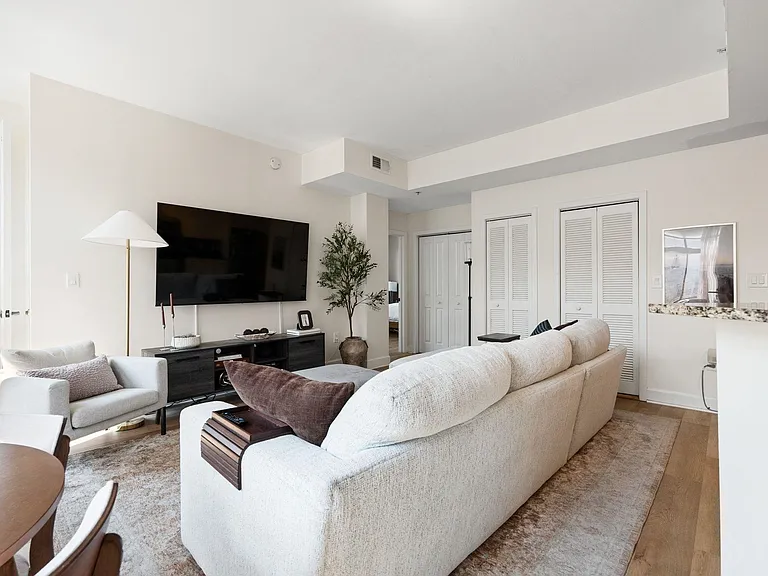 610 Newark St #7A — Photo 4