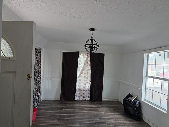 3rd image of 2118 Vera Cruz St