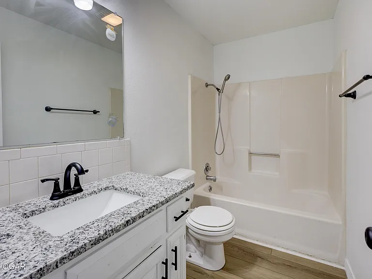 3042 W 15th St — Photo 11