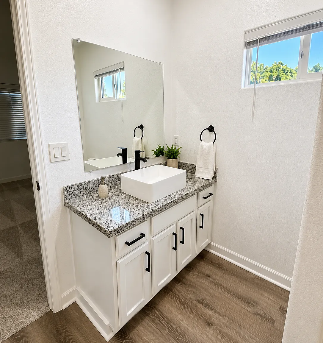 2 bed, 1159 sqft, $2,500 — Photo 4