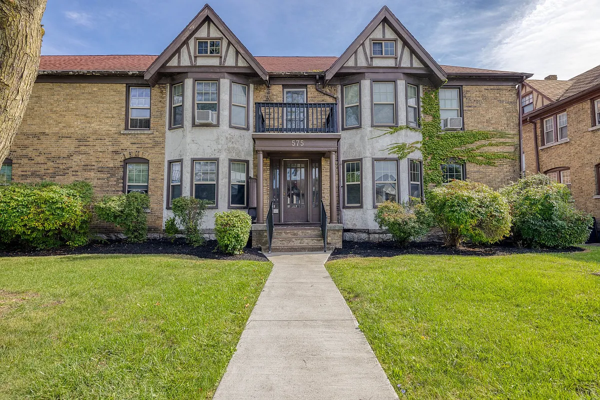 Building Photo - Colvin View Apartments